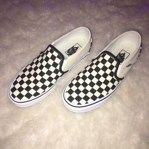 Womens 9 Checkered Vans (NEVER WORN!!!!)